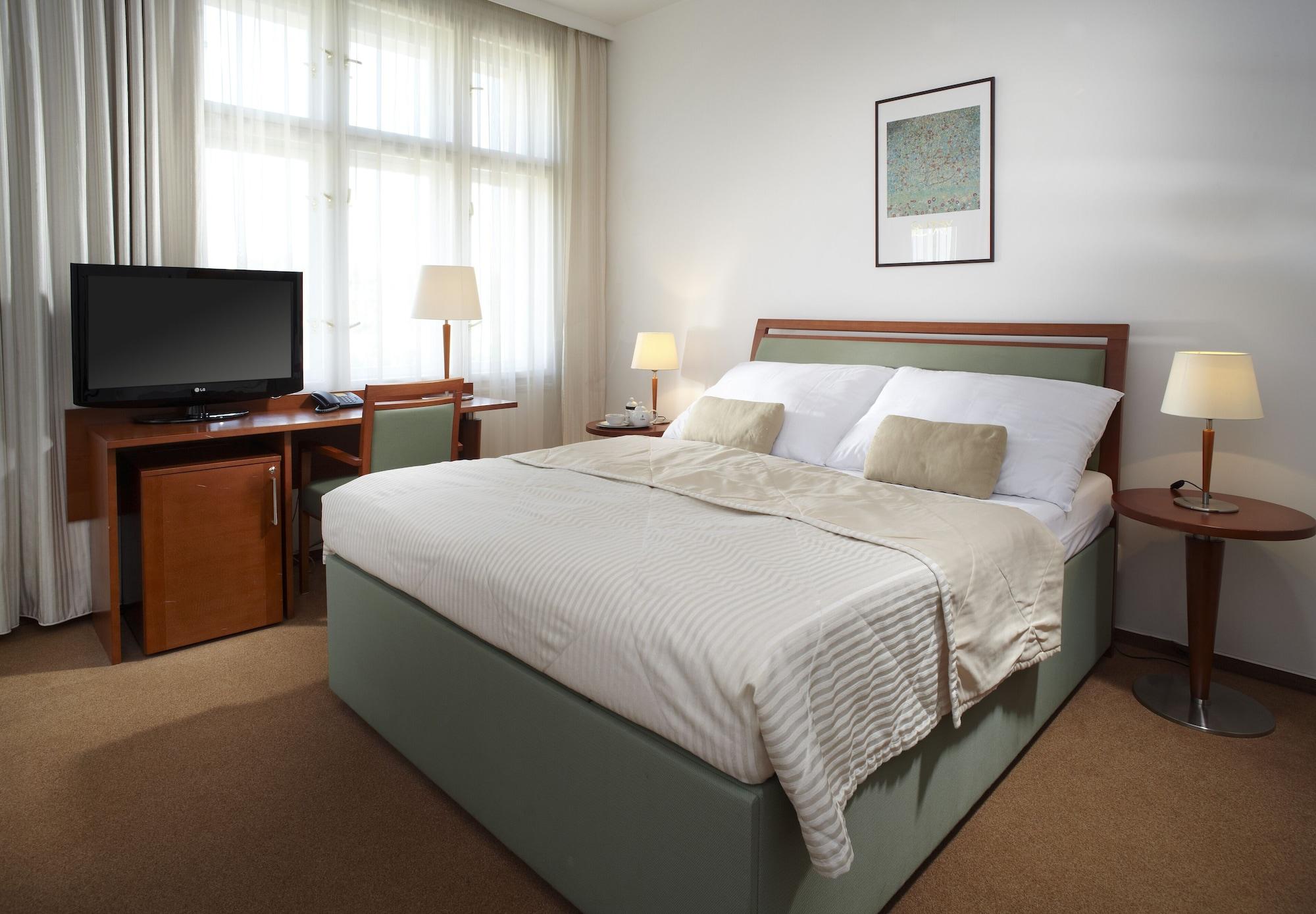 Clarion Old Town Hotel